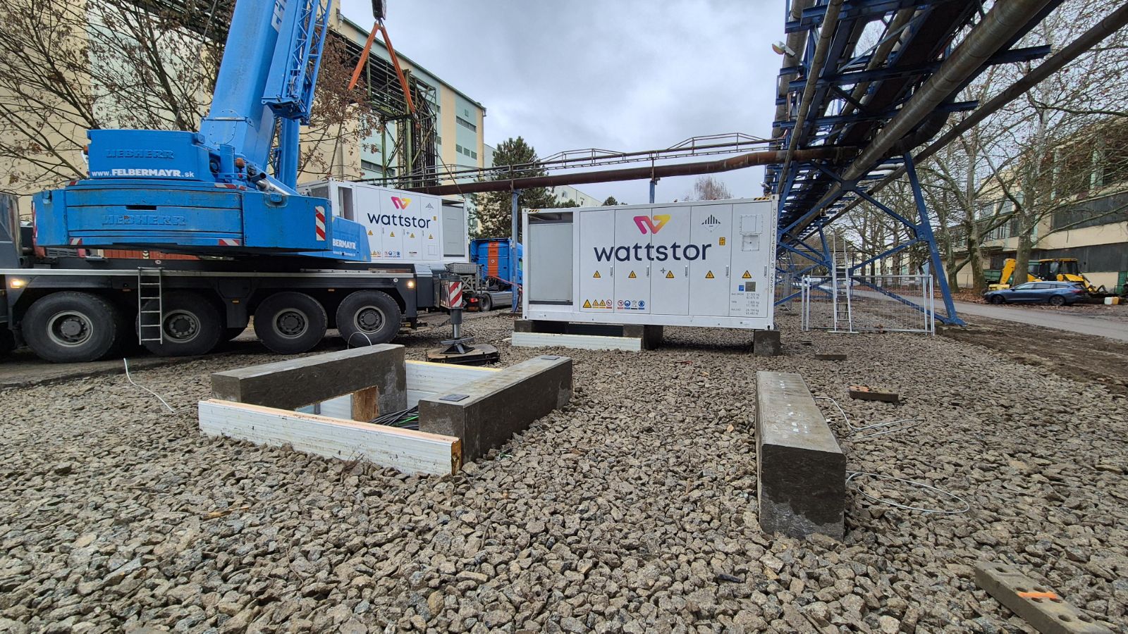 Instalace bateriového úložiště (BESS) od společnosti Wattstor pro BioEner Slovakia v Priemyselnom parku Štúrovo