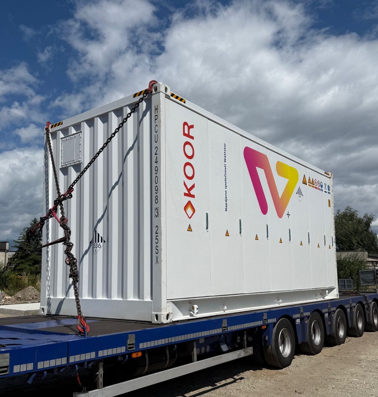 bateriové úložiště v Popradu o kapacitě 5 MWh od společností Wattstor a KOOR, převoz na kamionu